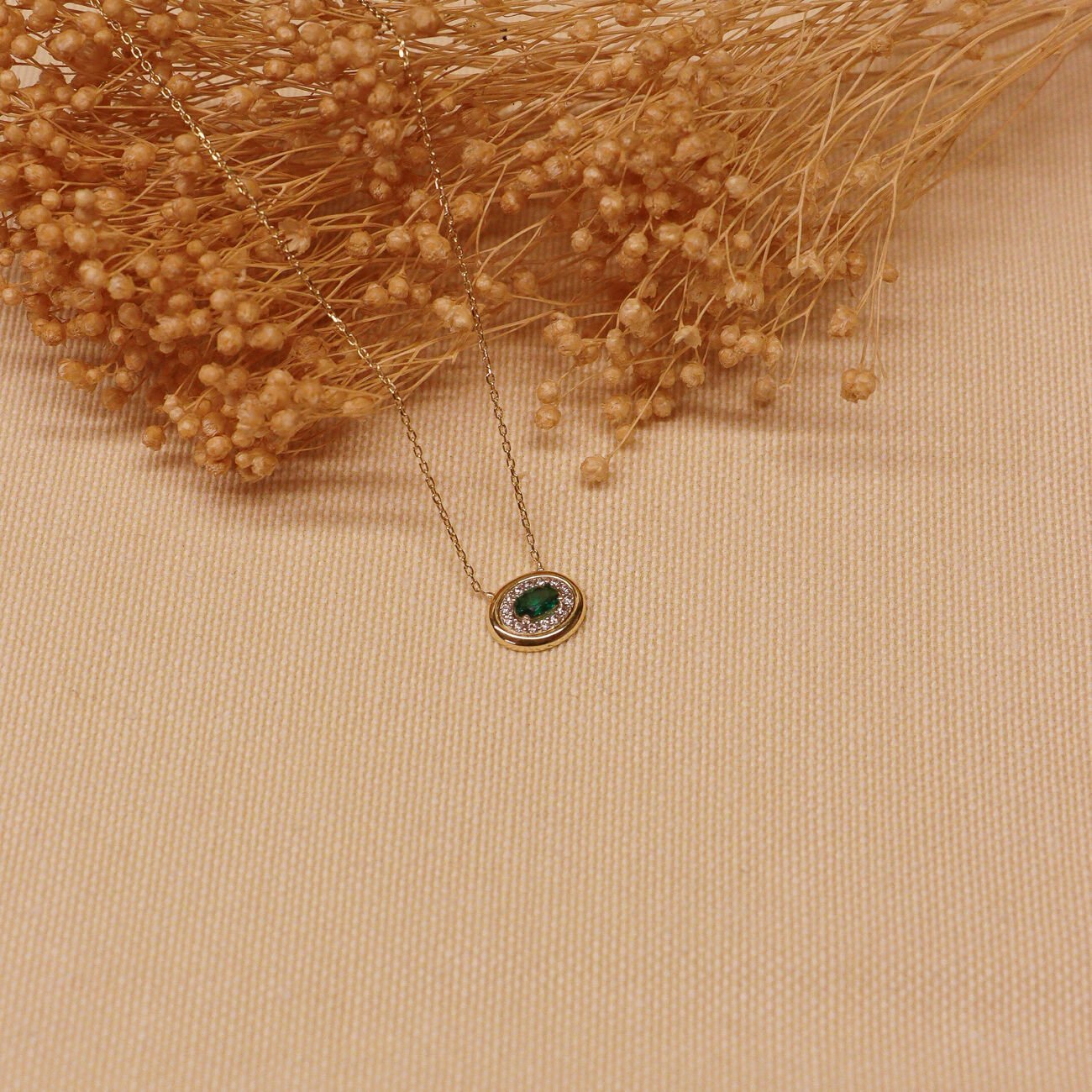 Oval Zümrüt Minimal Kolye