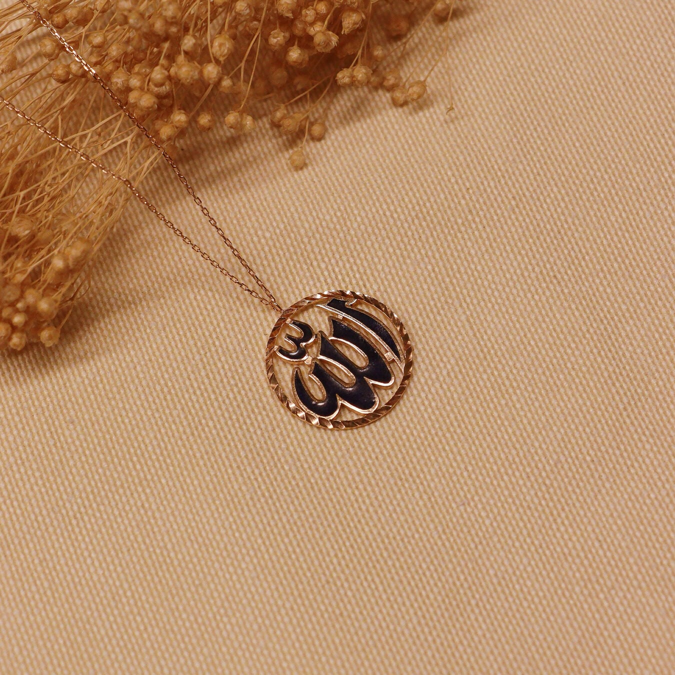 Allah Yazılı Madalyon Modern Kolye