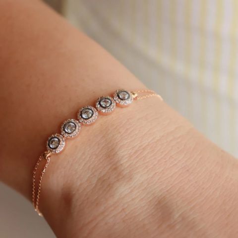 Zincirli Sıra Taşlı Modern Bileklik