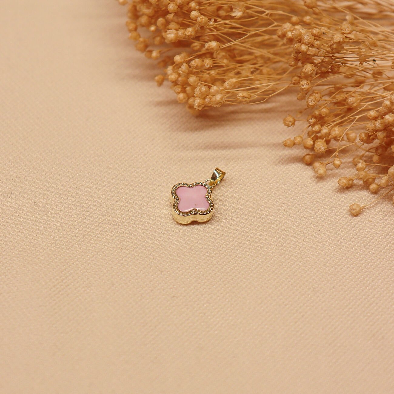 Pembe Taşlı Yonca Minimal Kolye Ucu
