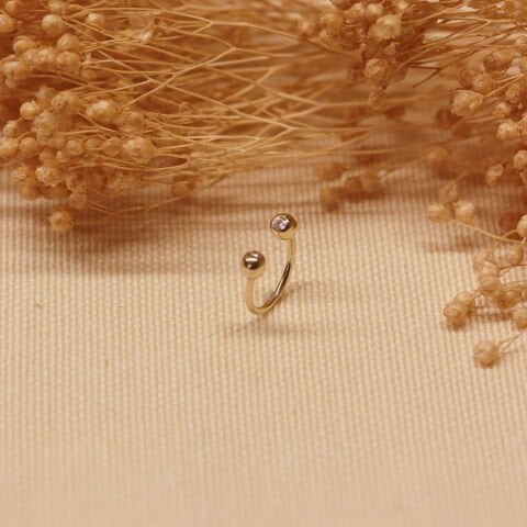 Taşlı Top Helix Piercing