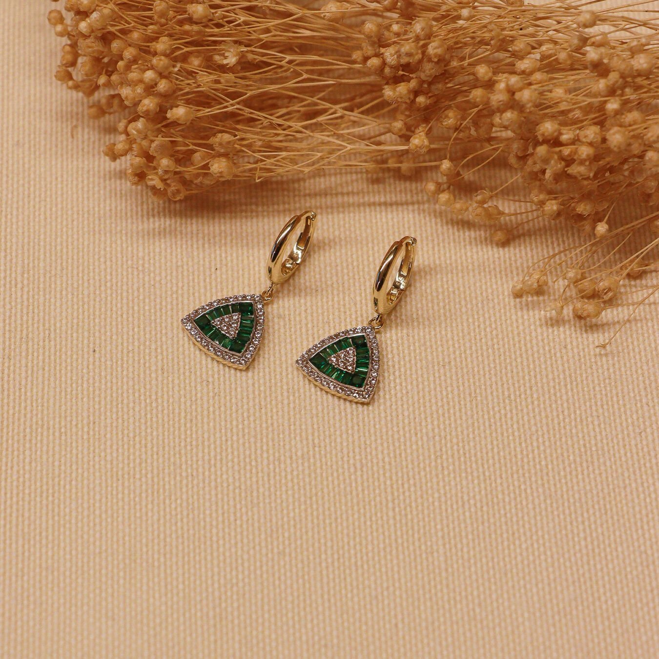 Green Trapez Sallantılı Küpe