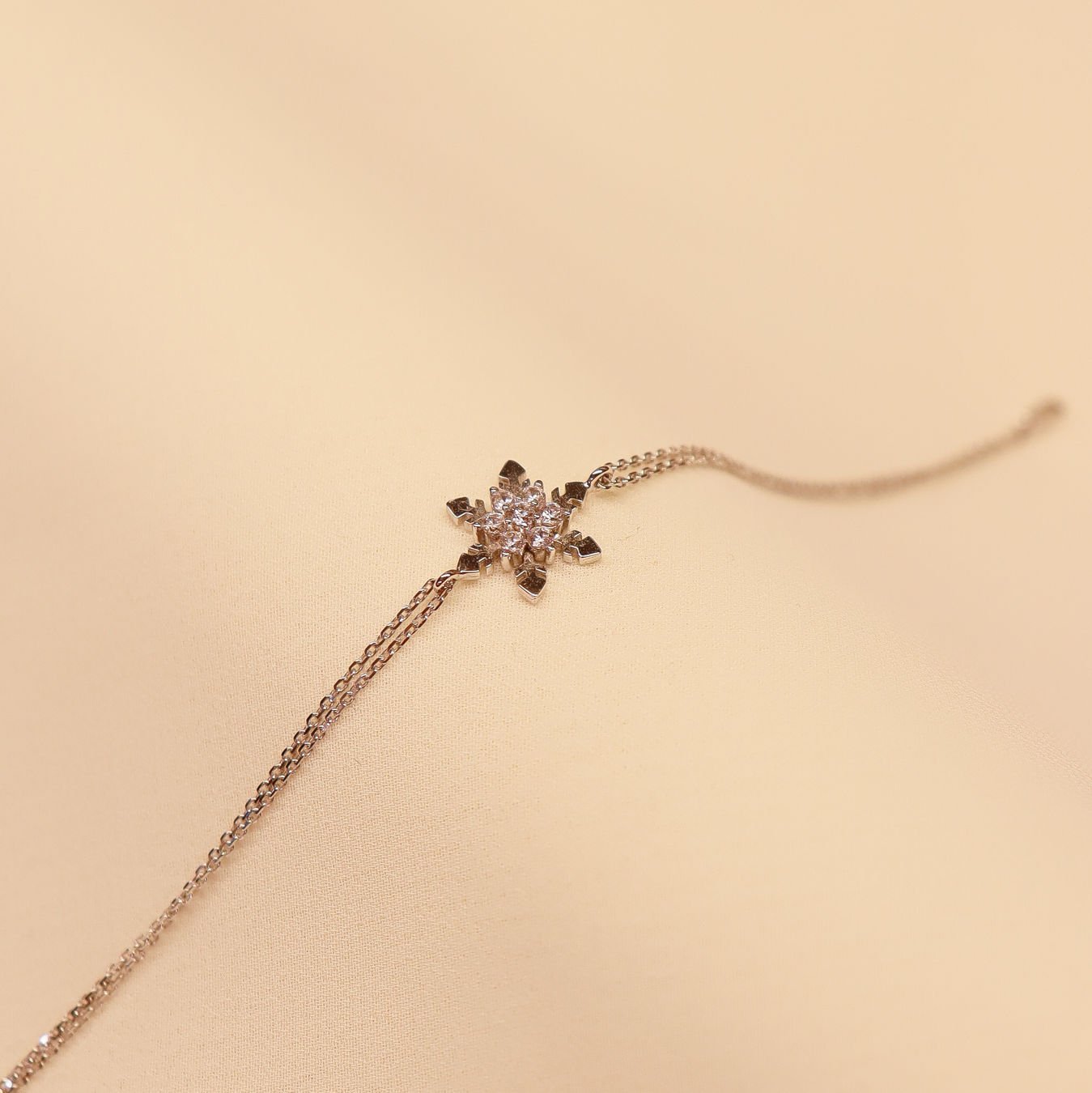 Kar Tanesi Minimal Bileklik