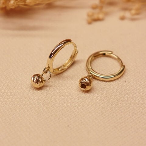 4 Mm Dorika Top Sallantılı Halka Küpe