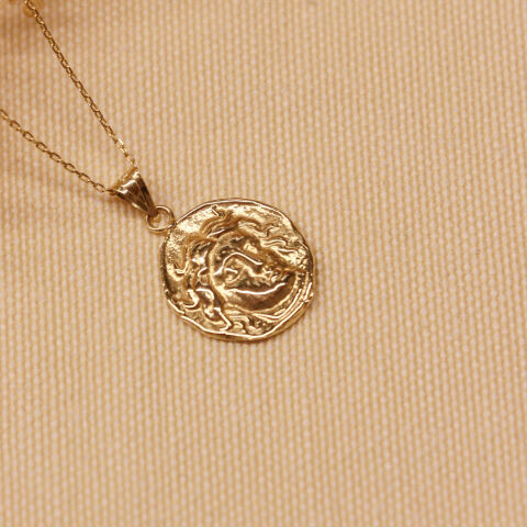 Medusa Minimal Kolye