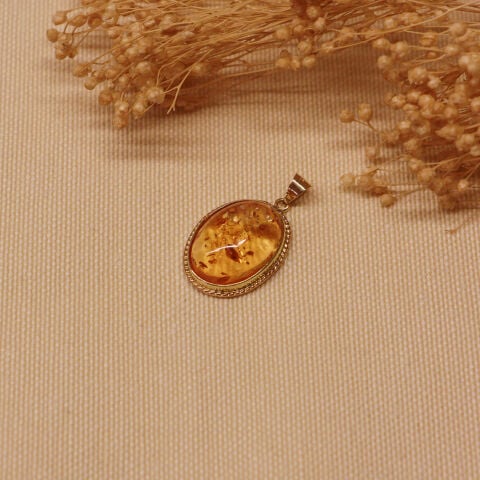 Bold Amber Modern Kolye Ucu