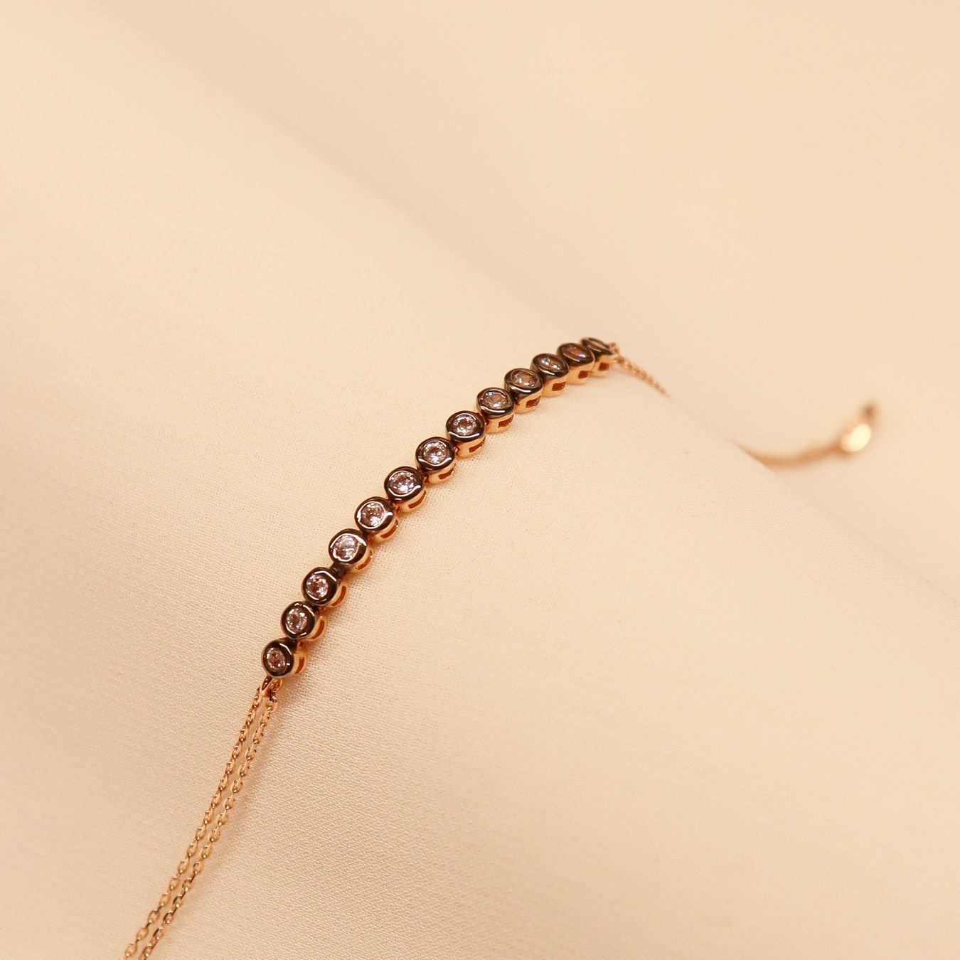 Zincirli Sıvama Taşlı Modern Bileklik