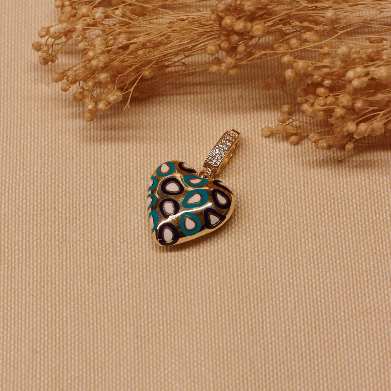 Nazar Mineli Kalp Charm Modern Kolye Ucu