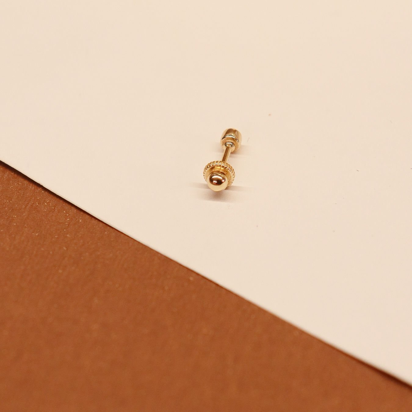 Düğme Tragus Piercing