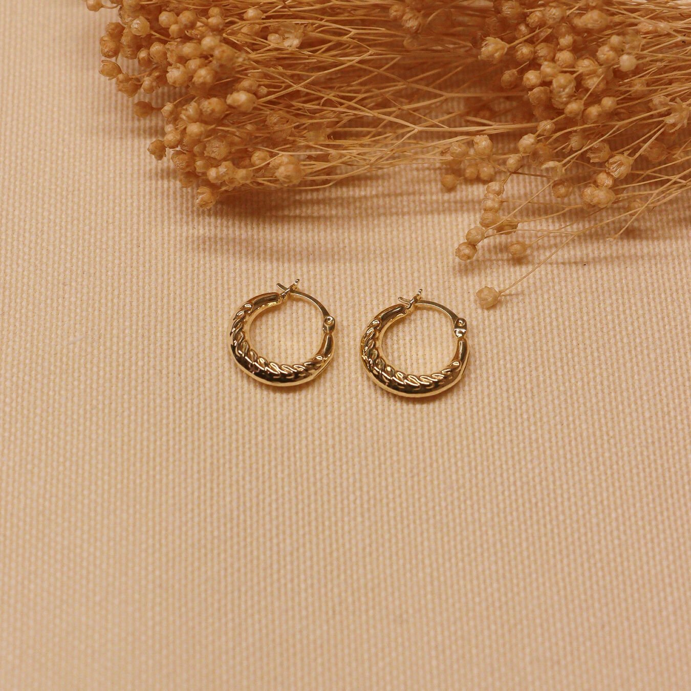 Midye Desenli Halka Küpe