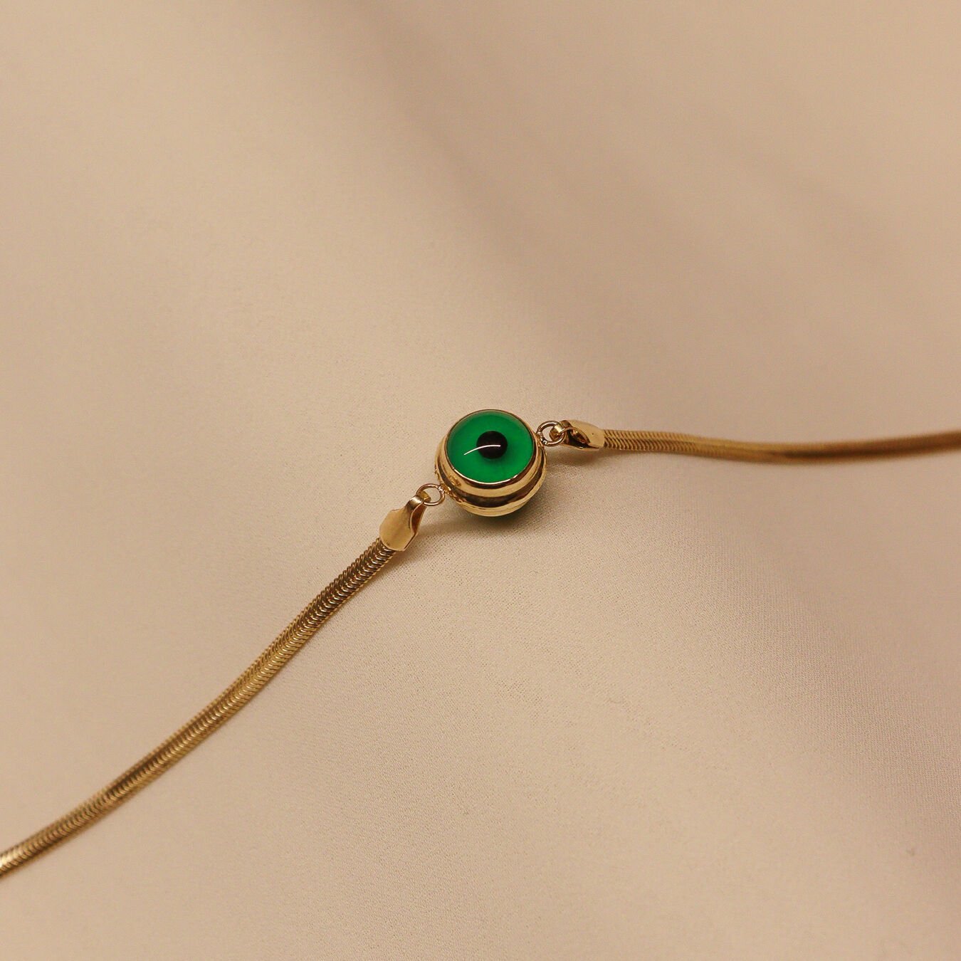 Balık Sırtı Zincirli Yeşil Göz Modern Bileklik