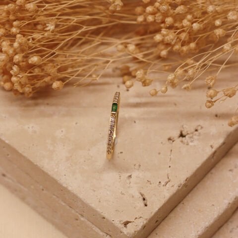 Zümrüt Line Minimal Yüzük
