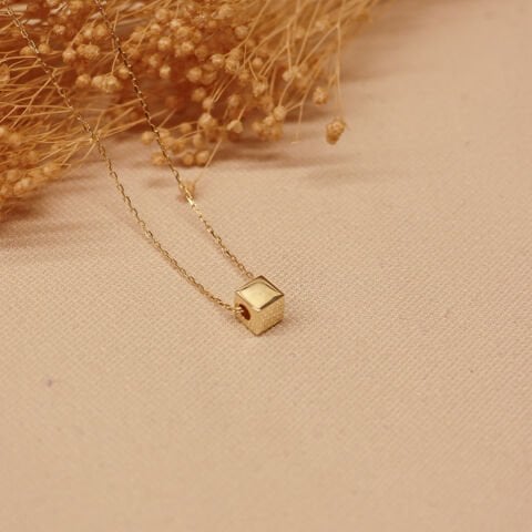 6 Mm Küp Minimal Kolye