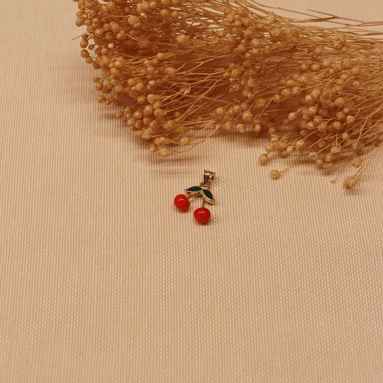 Kiraz Minimal Kolye Ucu