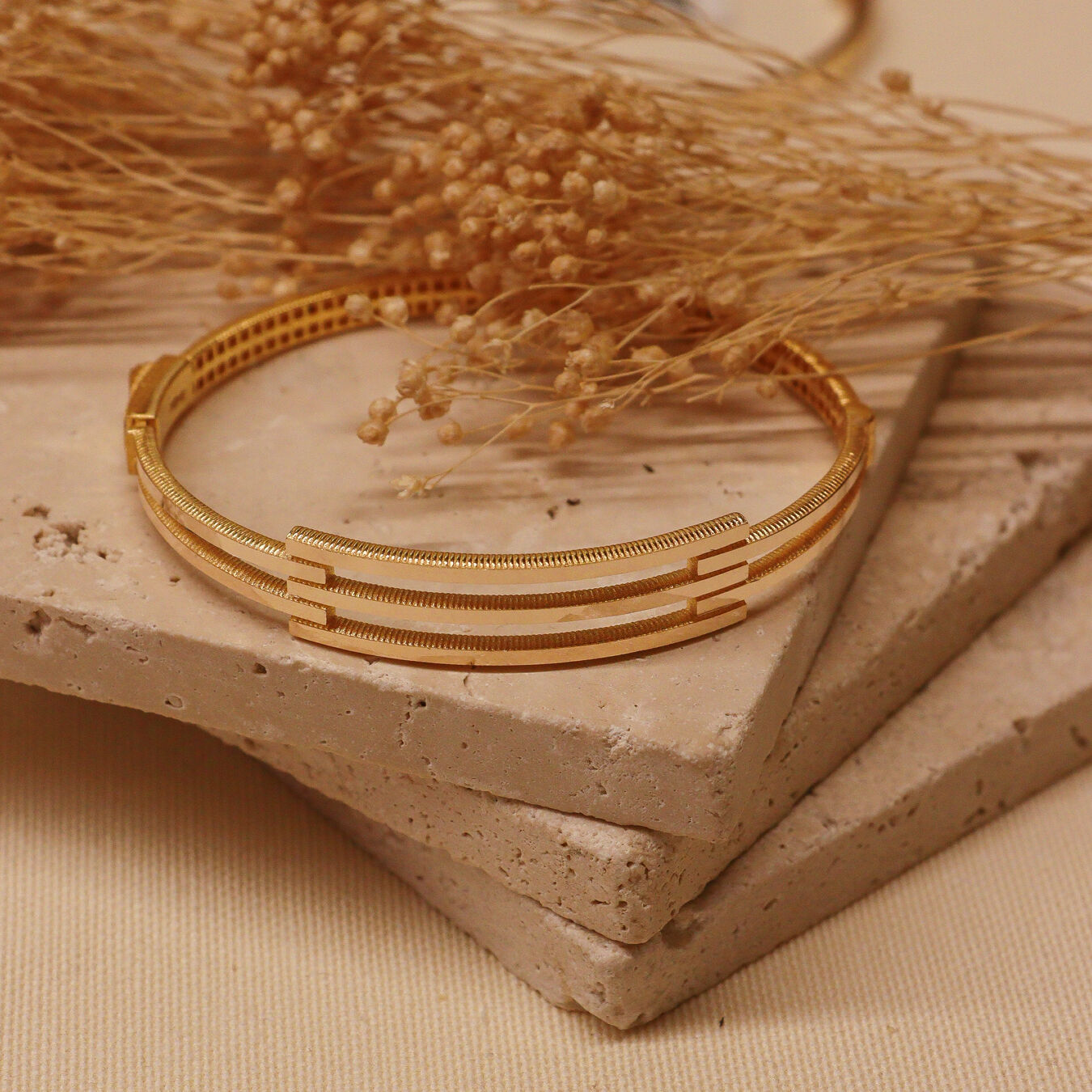 Üç Sıralı Ajda Modern Kelepçe