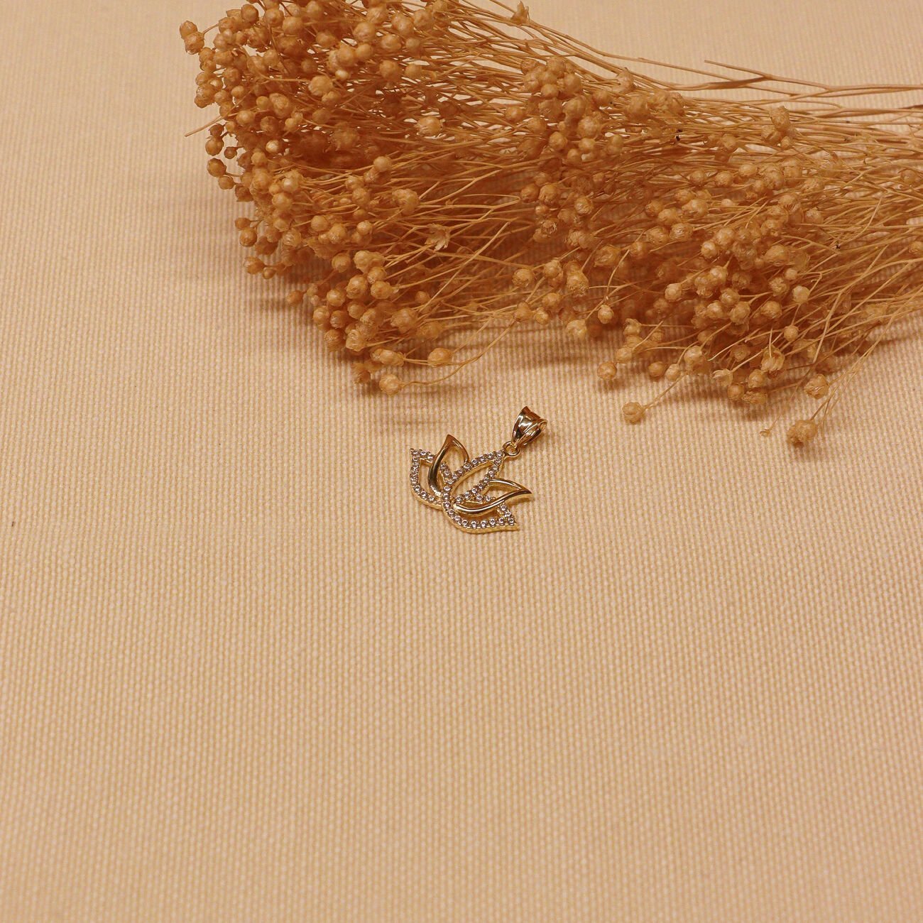 Lotus Çiçeği Minimal Kolye Ucu