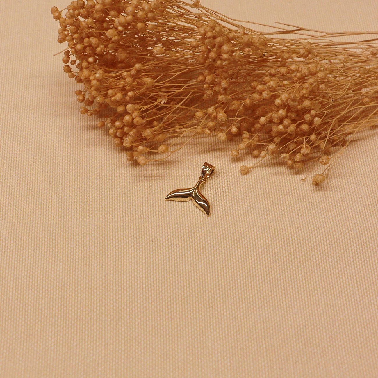 Balık Kuyruğu Minimal Kolye Ucu