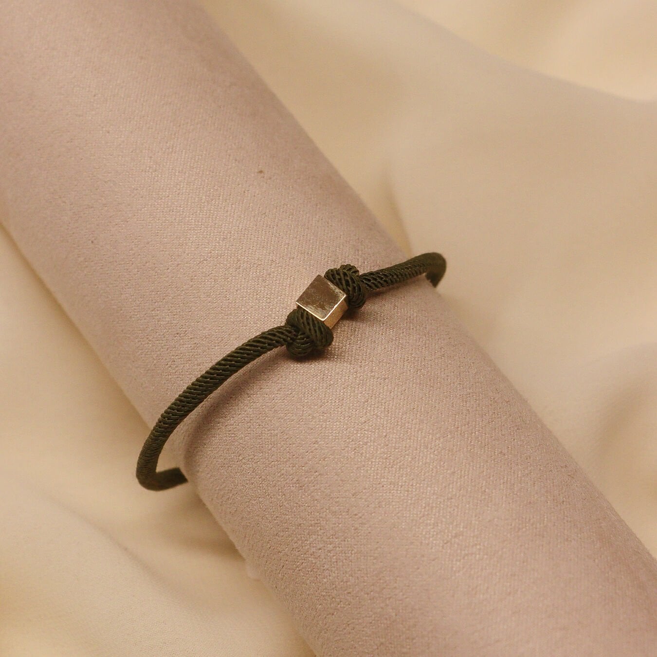 4 Mm Küp Yeşil İpli Bileklik