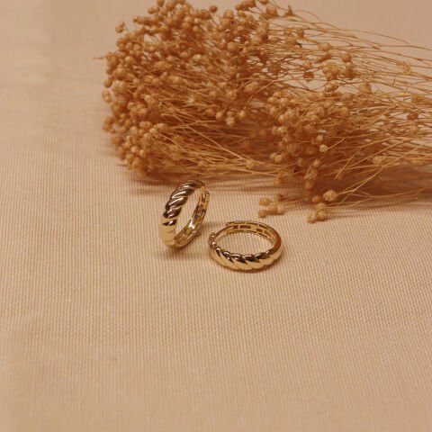 Burgu Desenli Halka Küpe