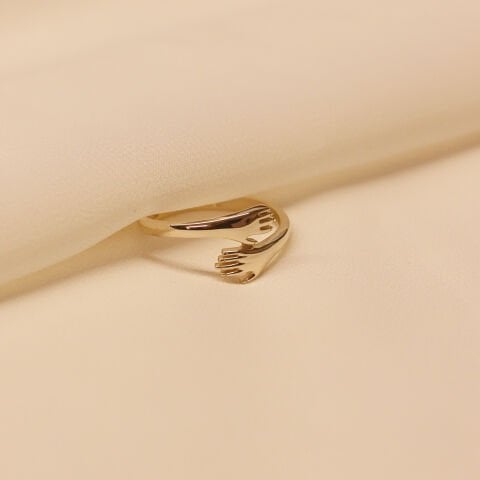 Sarılan Eller Minimal Yüzük