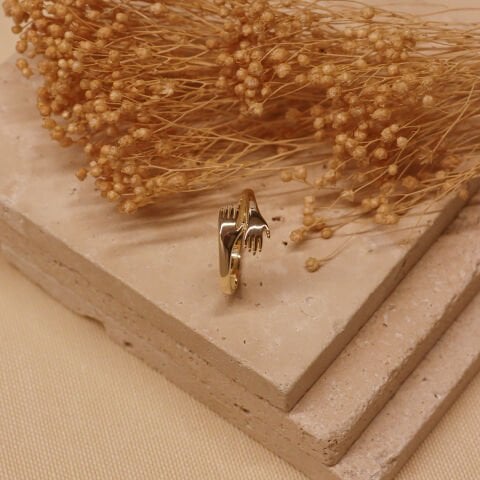 Sarılan Eller Minimal Yüzük