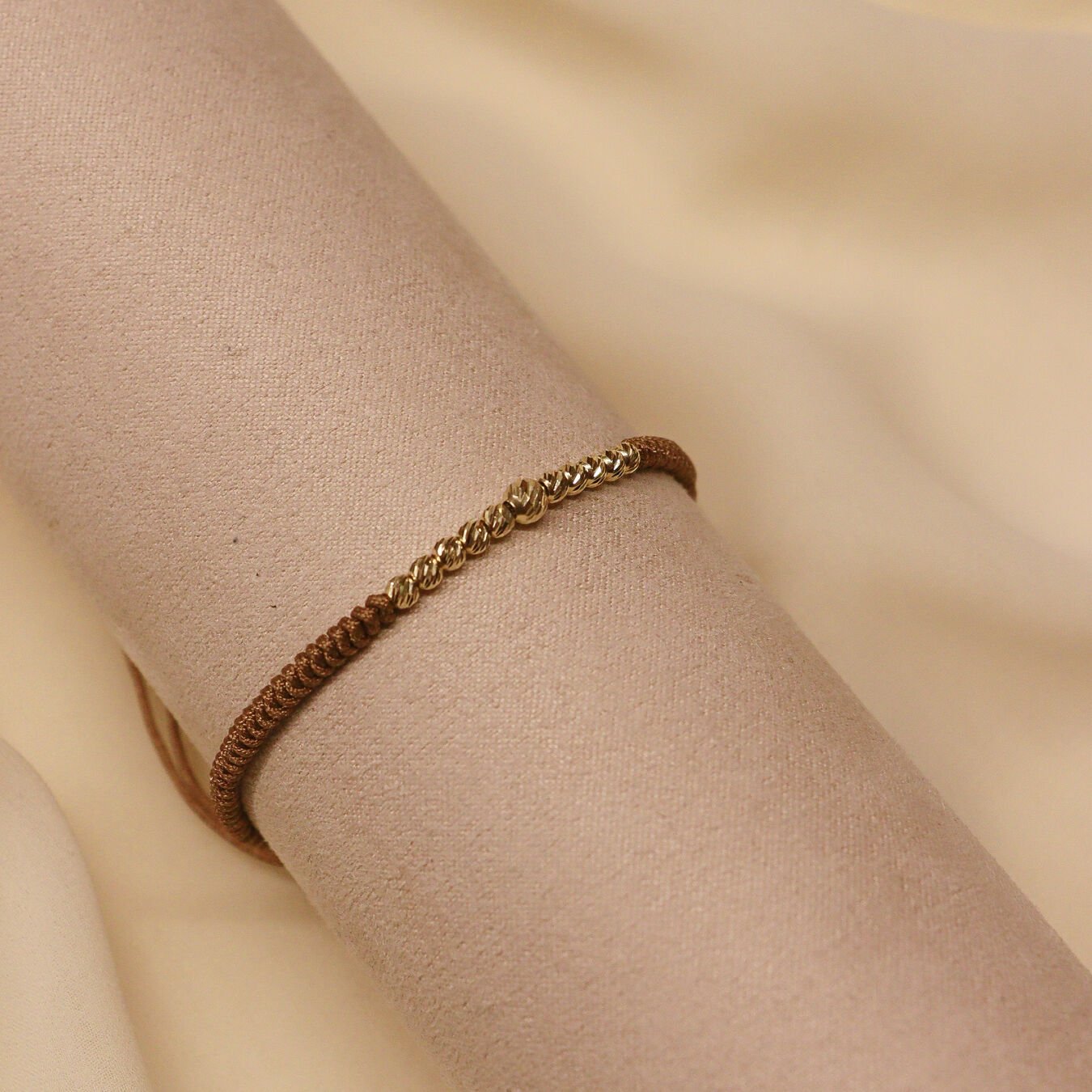 Sıra Dorika Kahverengi İpli Bileklik