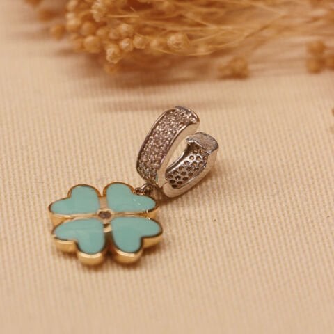 Mineli Yonca Charm Modern Kolye Ucu