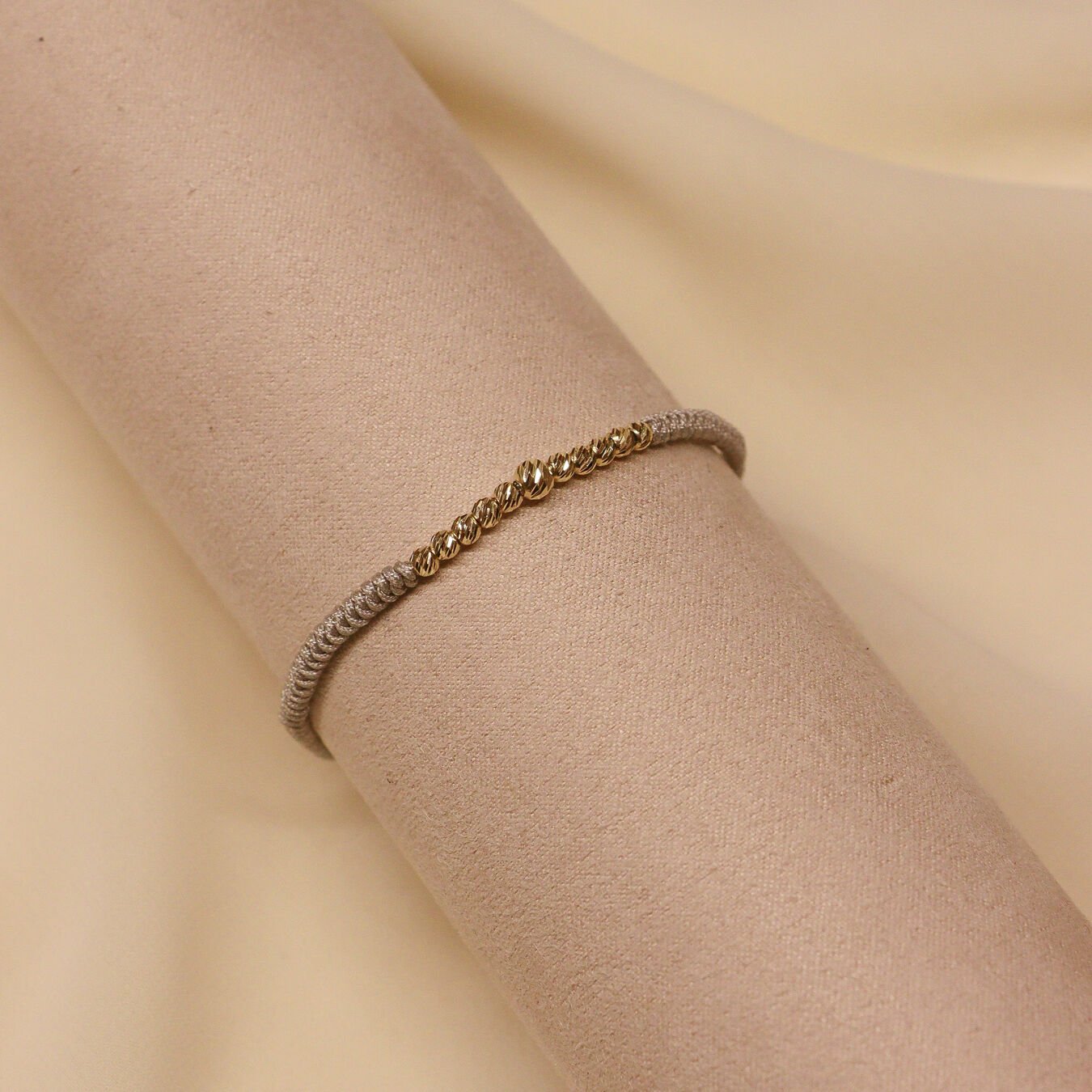 Sıra Dorika Gri İpli Bileklik