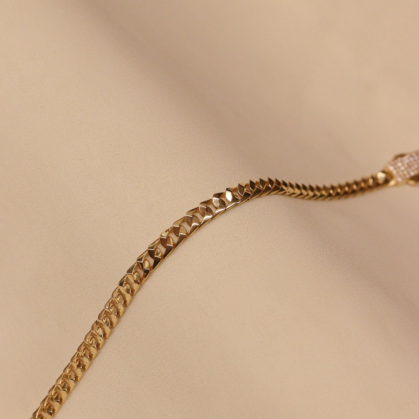 Taşlı Kutu Kilitli Gurmet Modern Bileklik