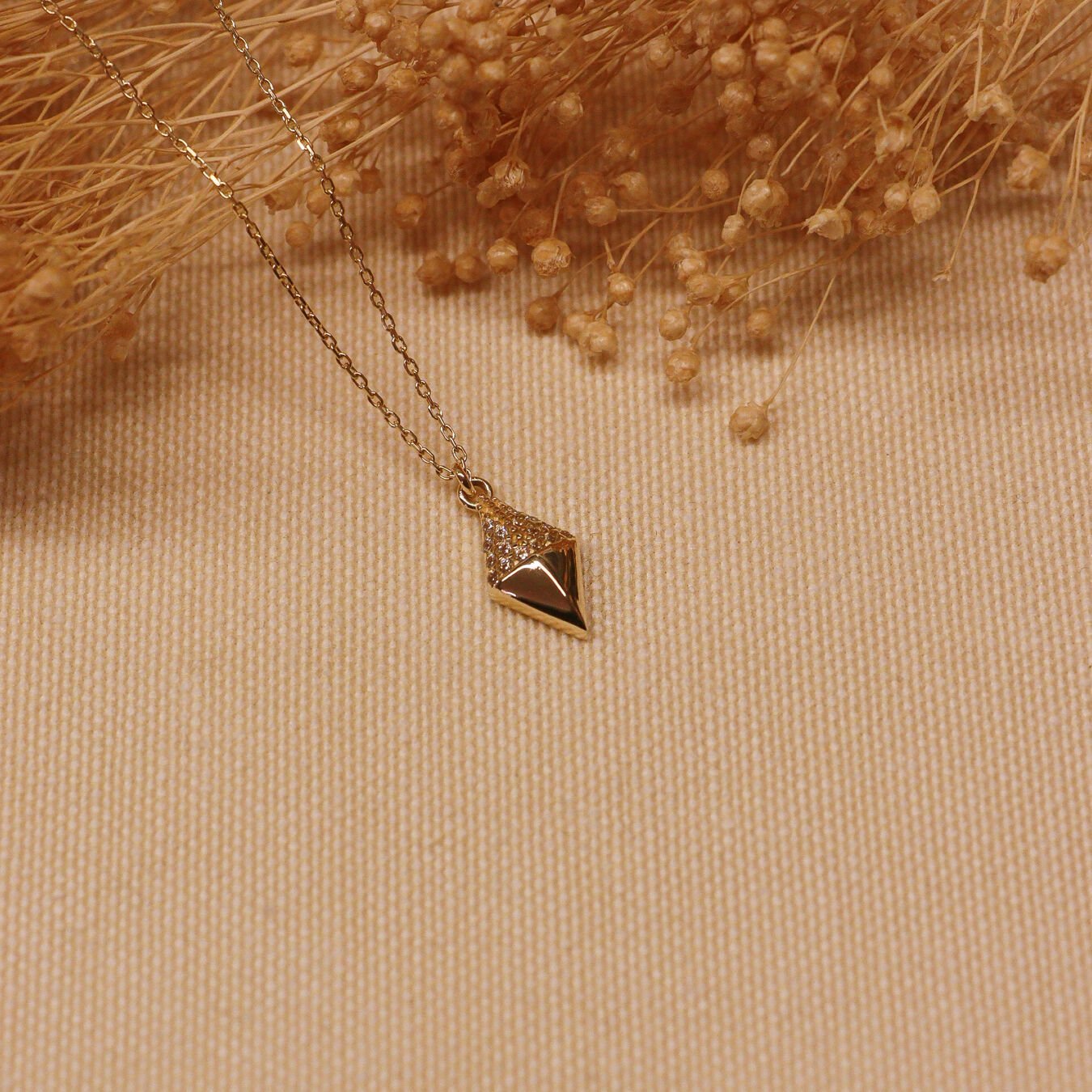 Üçgen Tasarım Minimal Kolye