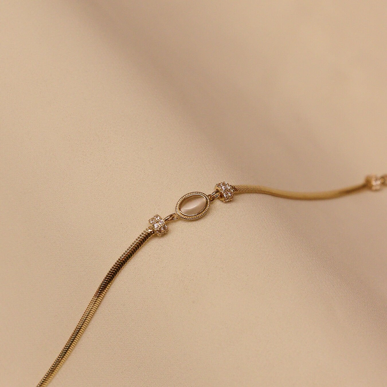 Balık Sırtı Sedef Minimal Bileklik