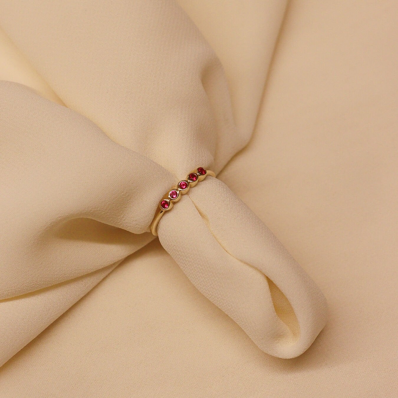 Olia Red Minimal Yüzük