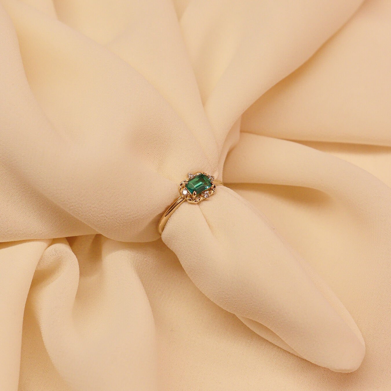 Vintage Dikdörtgen Çerceve Taşlı Minimal Yüzük