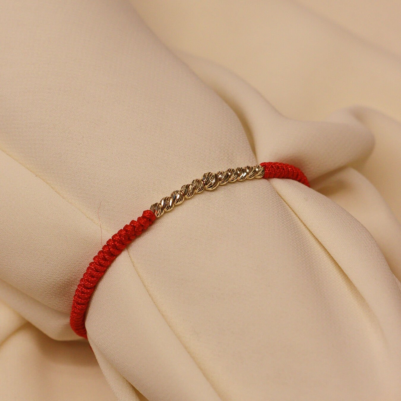 Type 2 Sıra Dorika Kırmızı İpli Bileklik