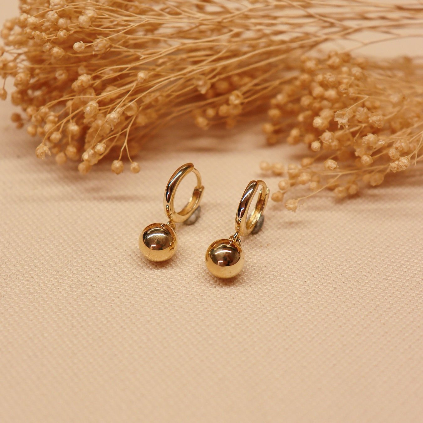 6 mm Top Sallantılı Küpe