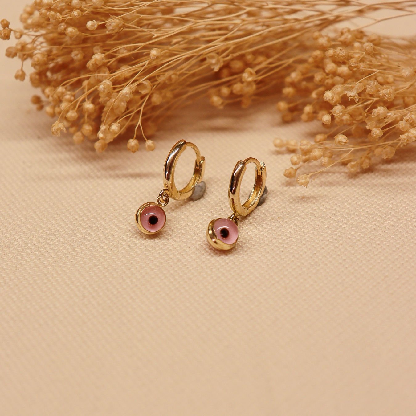 4 mm Pembe Göz Sallantılı Küpe