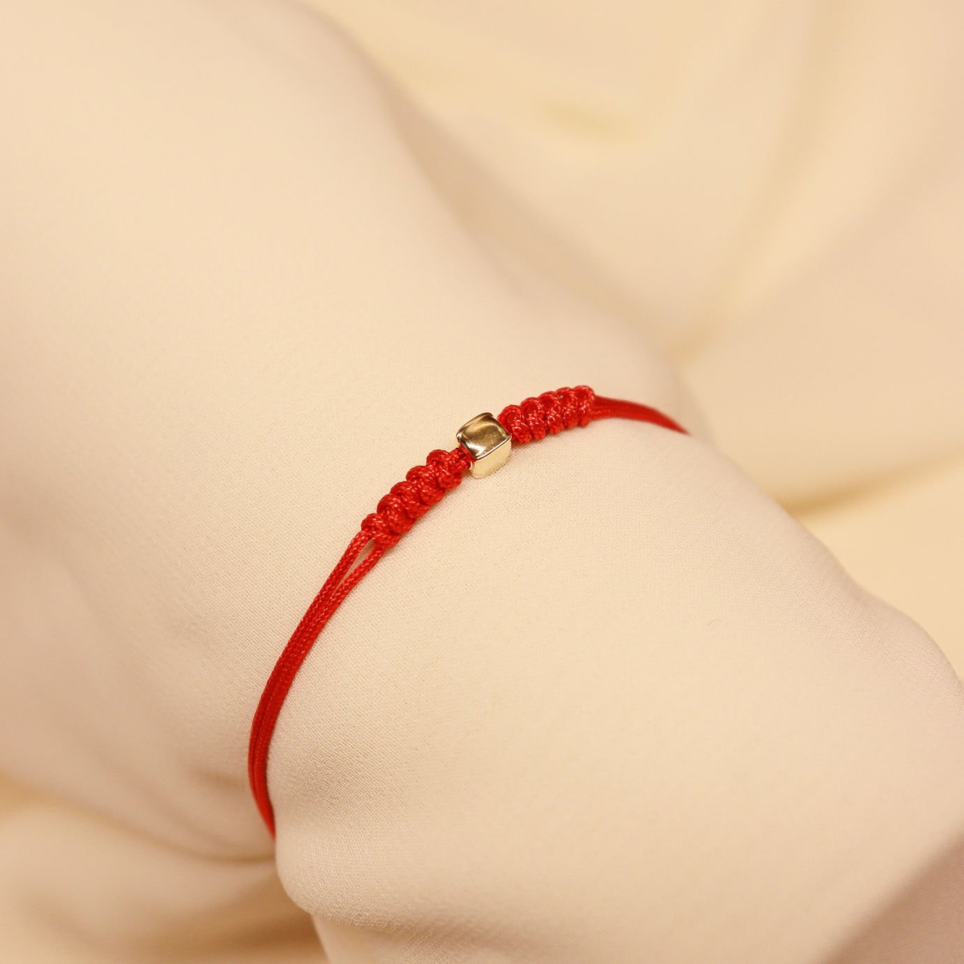 Mini Cubo Kırmızı İpli Bileklik