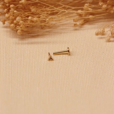 Taşlı Üçgen Tragus Piercing