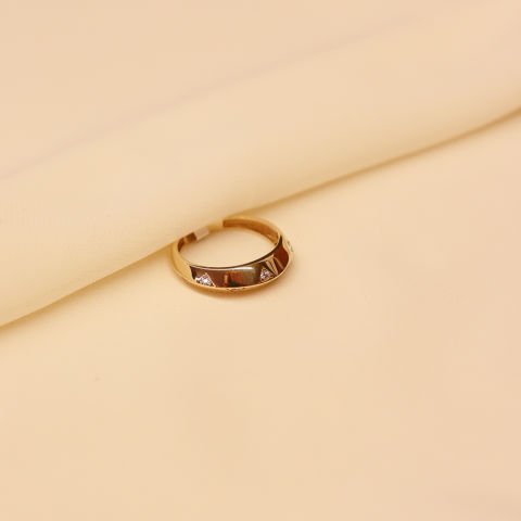 Dikey Taşlı Modern Yüzük