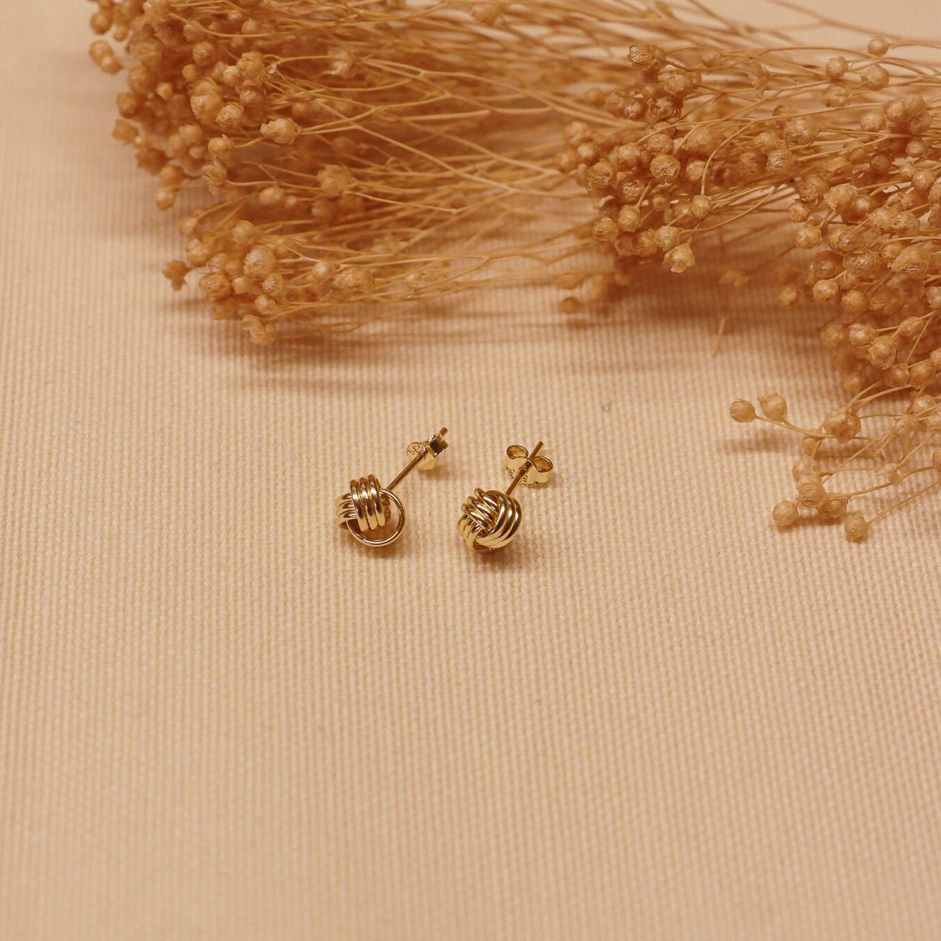 Type 1 Düğüm Vidalı Küpe