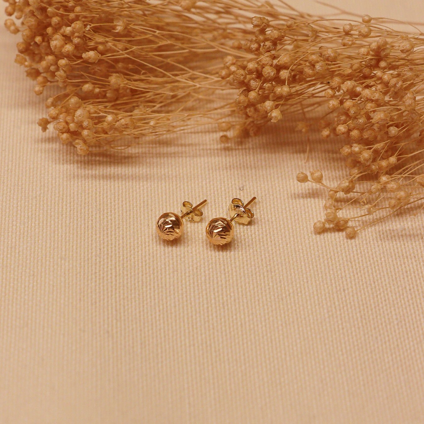 6 Mm Rose Desenli Top Vidalı Küpe