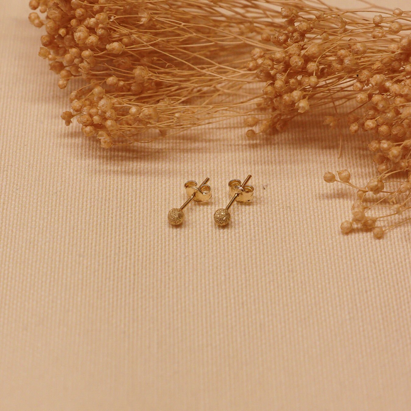 3 Mm Simli Top Vidalı Küpe