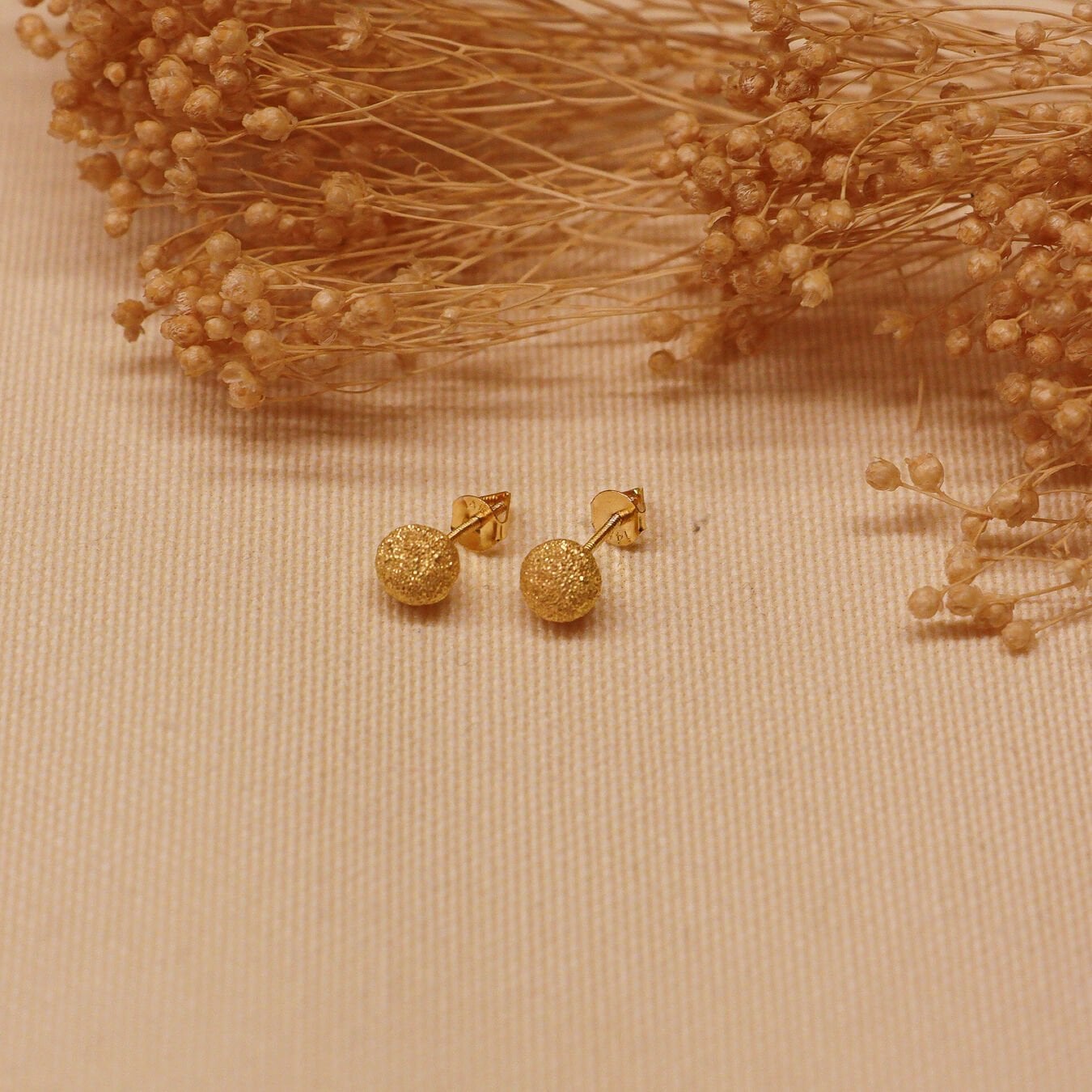 6 Mm Simli Top Vidalı Küpe
