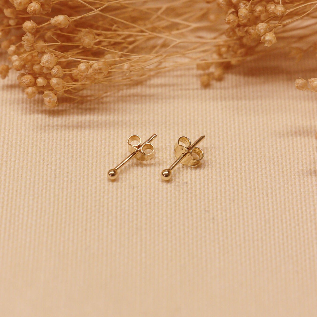 2 Mm Parlak Top Vidalı Küpe