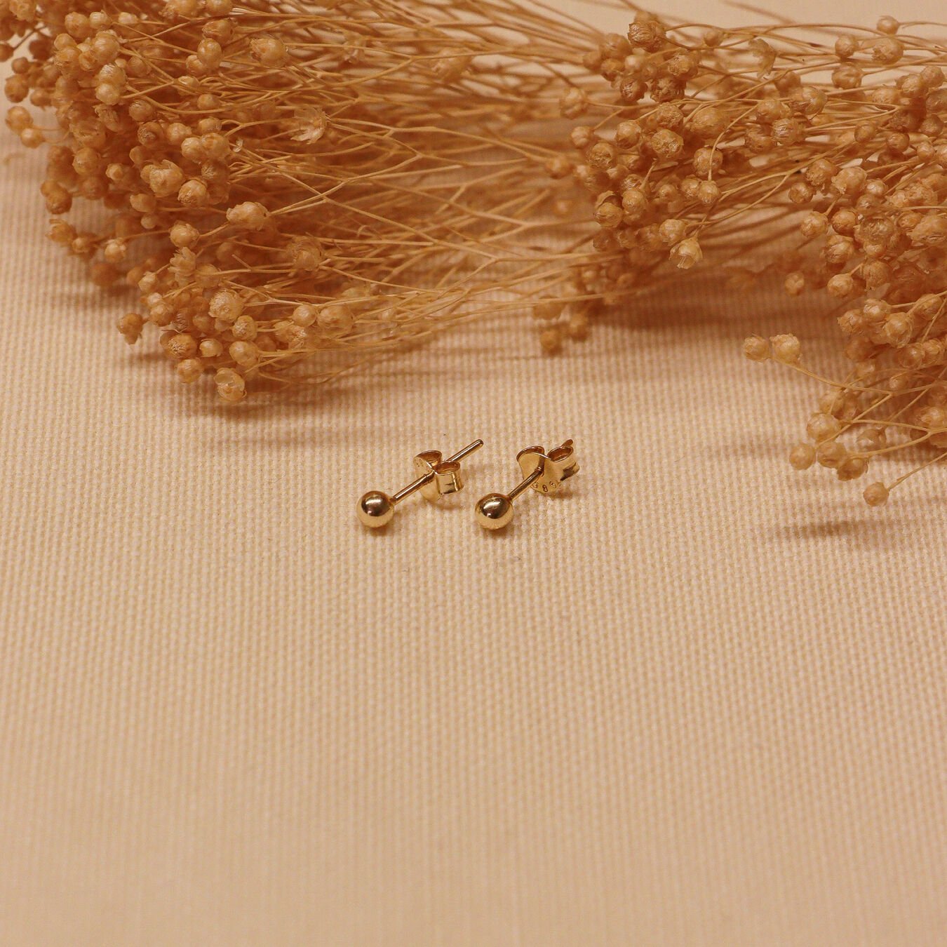 3 Mm Parlak Top Vidalı Küpe