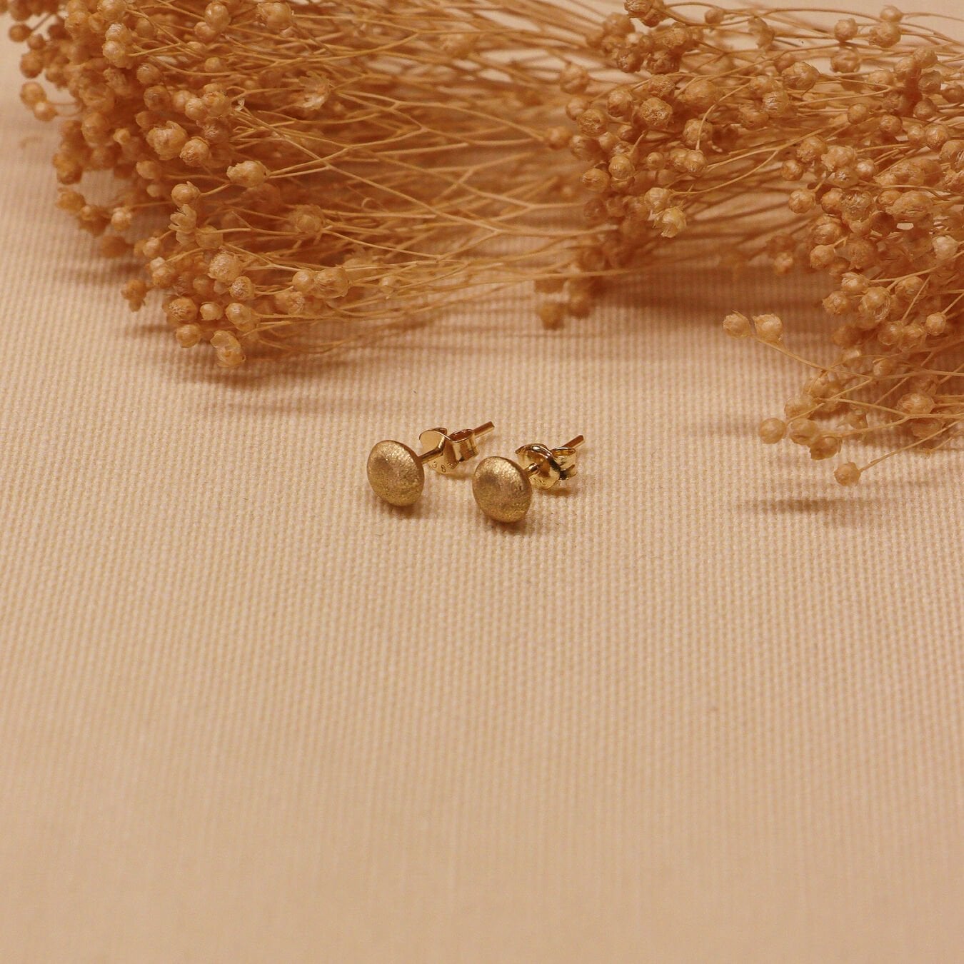 6 Mm Shiny Badem Vidalı Küpe