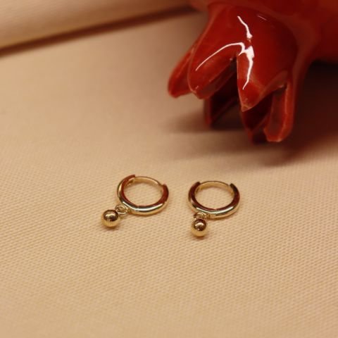 Mini Top Sallantılı Küpe