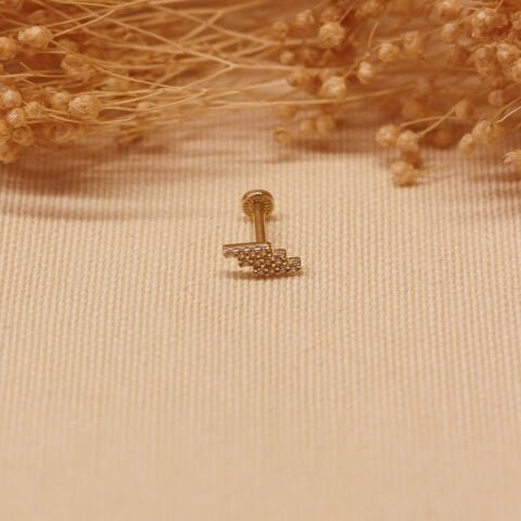 Üç Sıra Taşlı Şimşek Tragus Piercing