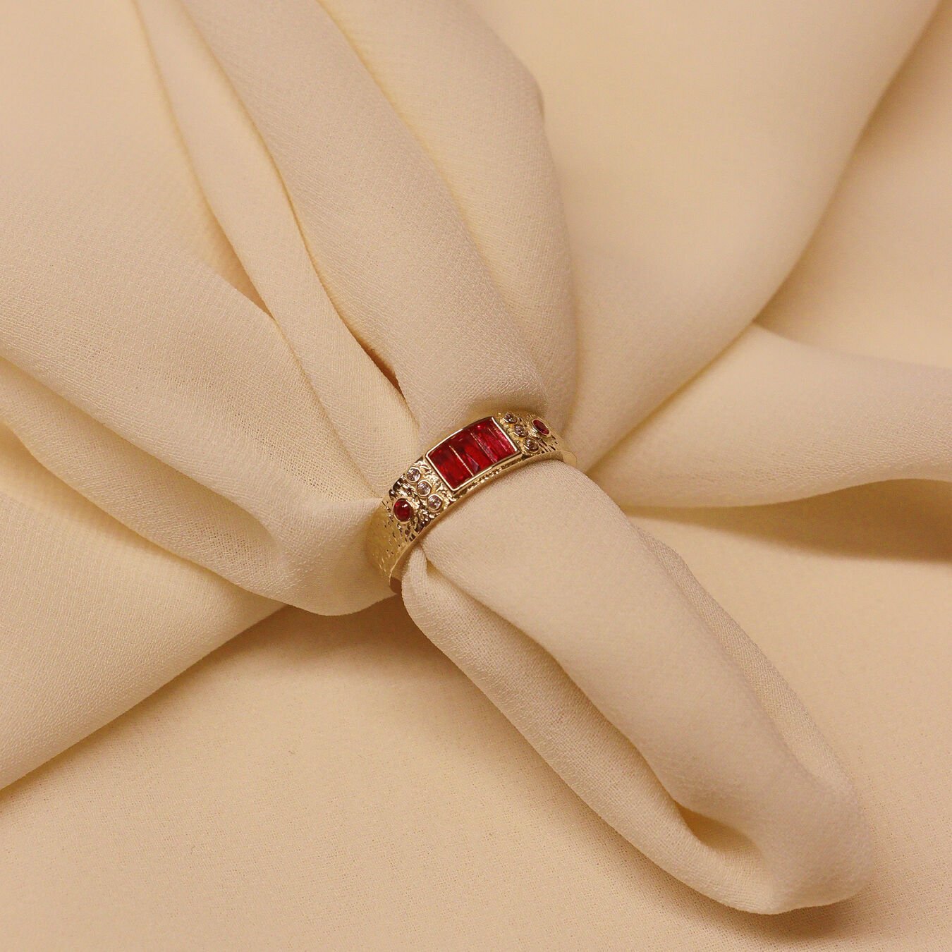 Assos Red Modern Yüzük