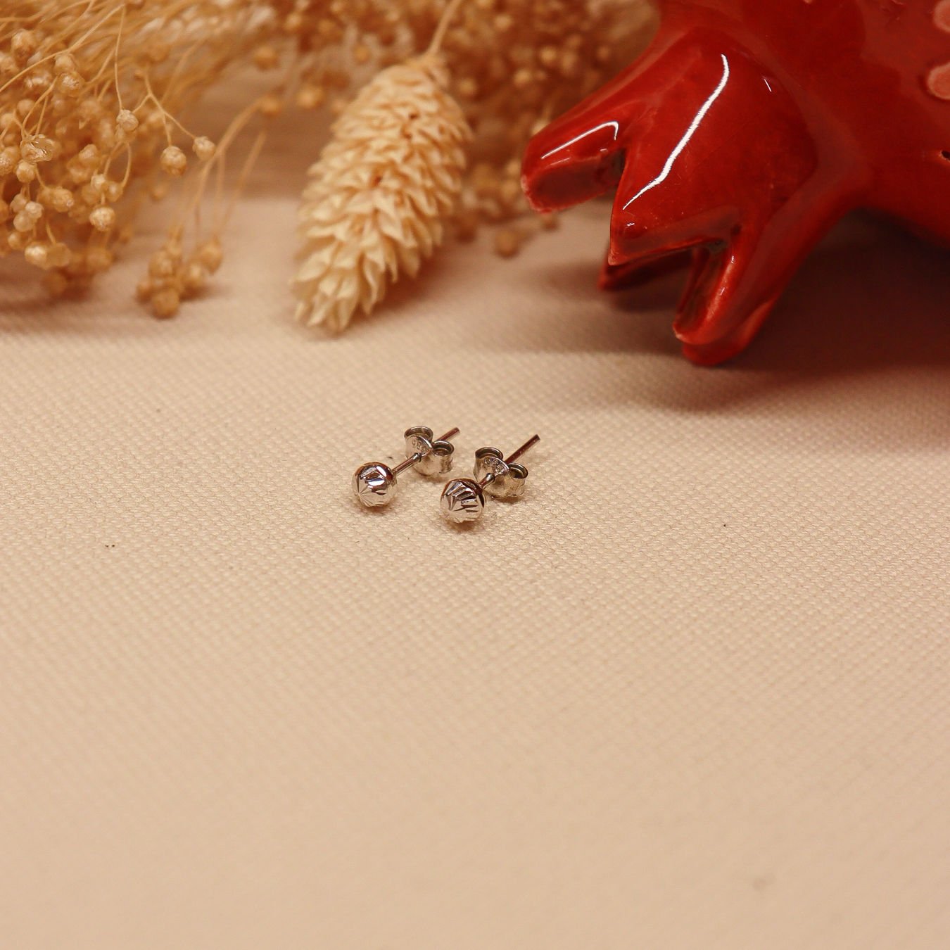 4 mm Dorika Vidalı Küpe